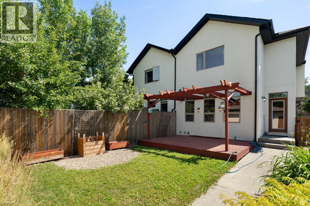 448 25 Avenue NW - 30