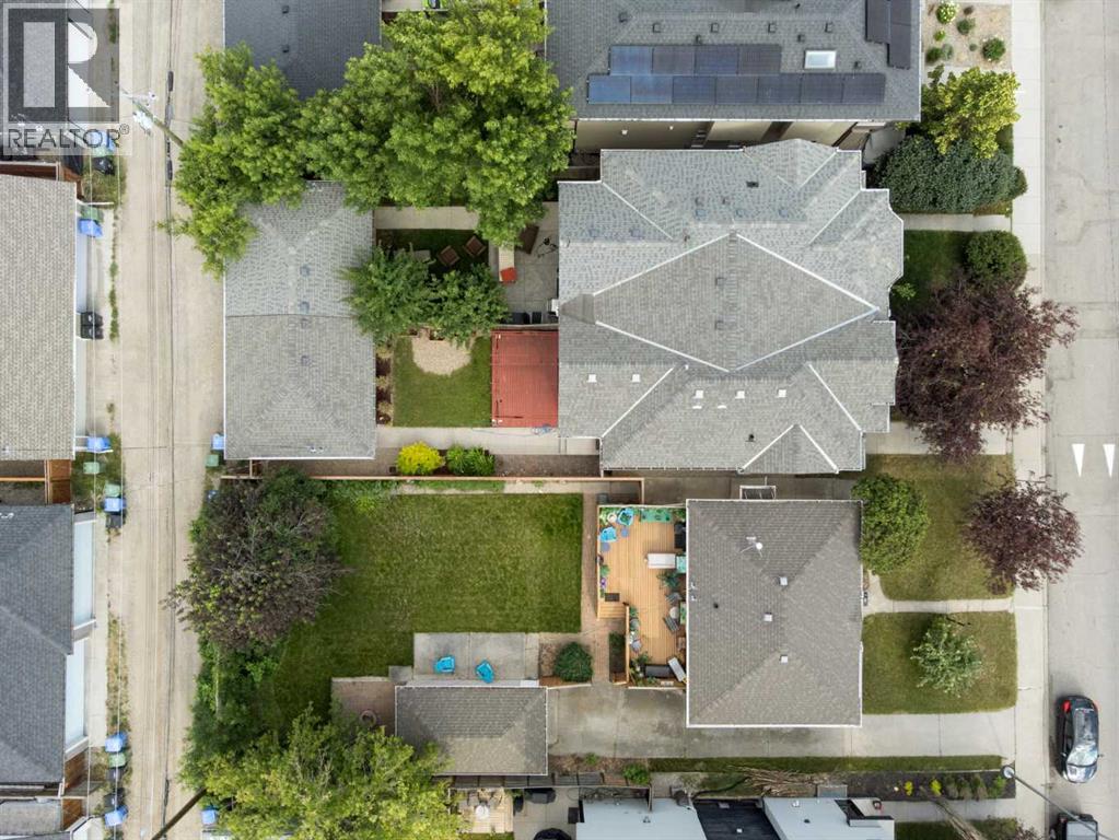 448 25 Avenue NW - 31