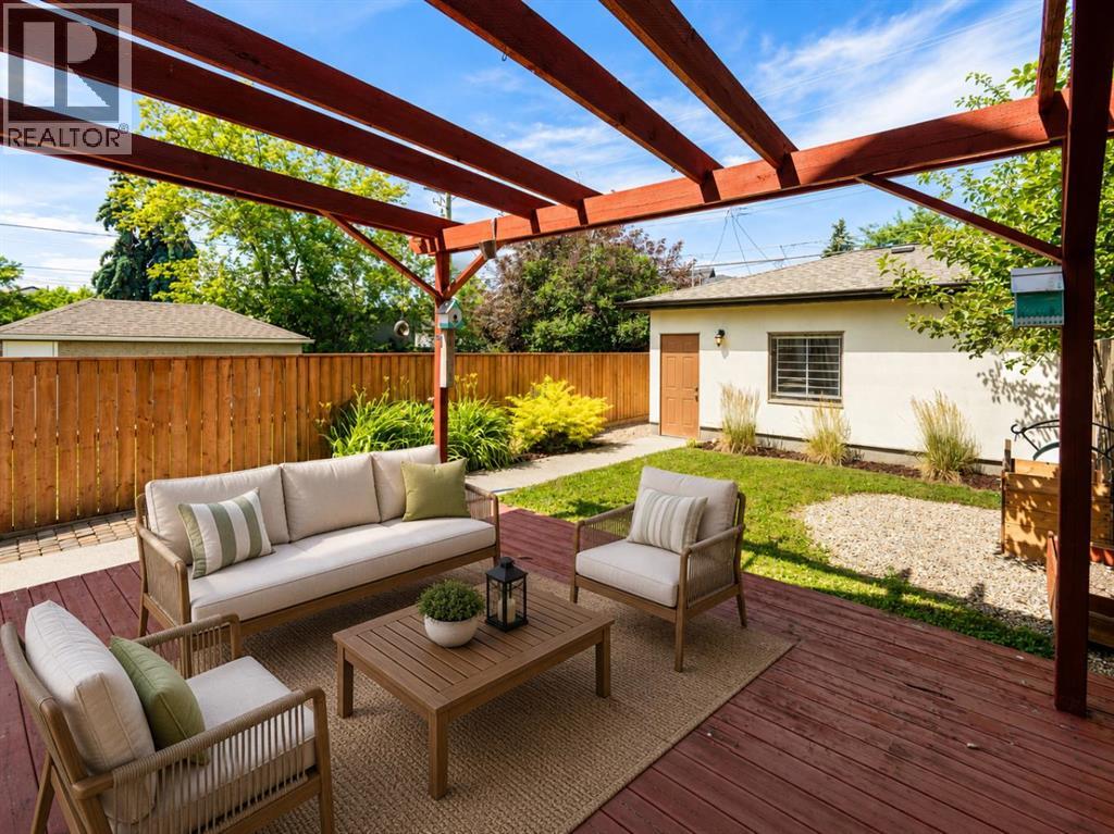 448 25 Avenue NW - 34