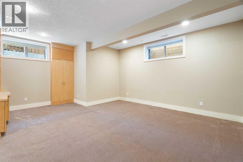 448 25 Avenue NW - 27