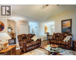 Living room - 3397 14th Avenue, Castlegar, BC V1N4G1 Photo 9