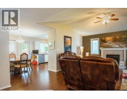 Primary Bedroom - 3397 14th Avenue, Castlegar, BC V1N4G1 Photo 6