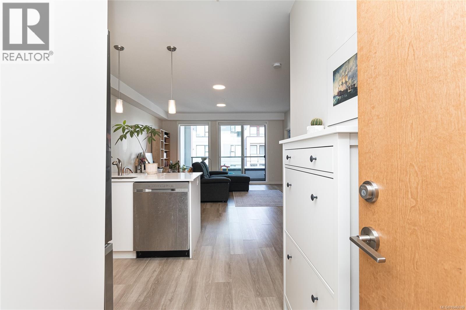 #503 815 Orono Ave - 2