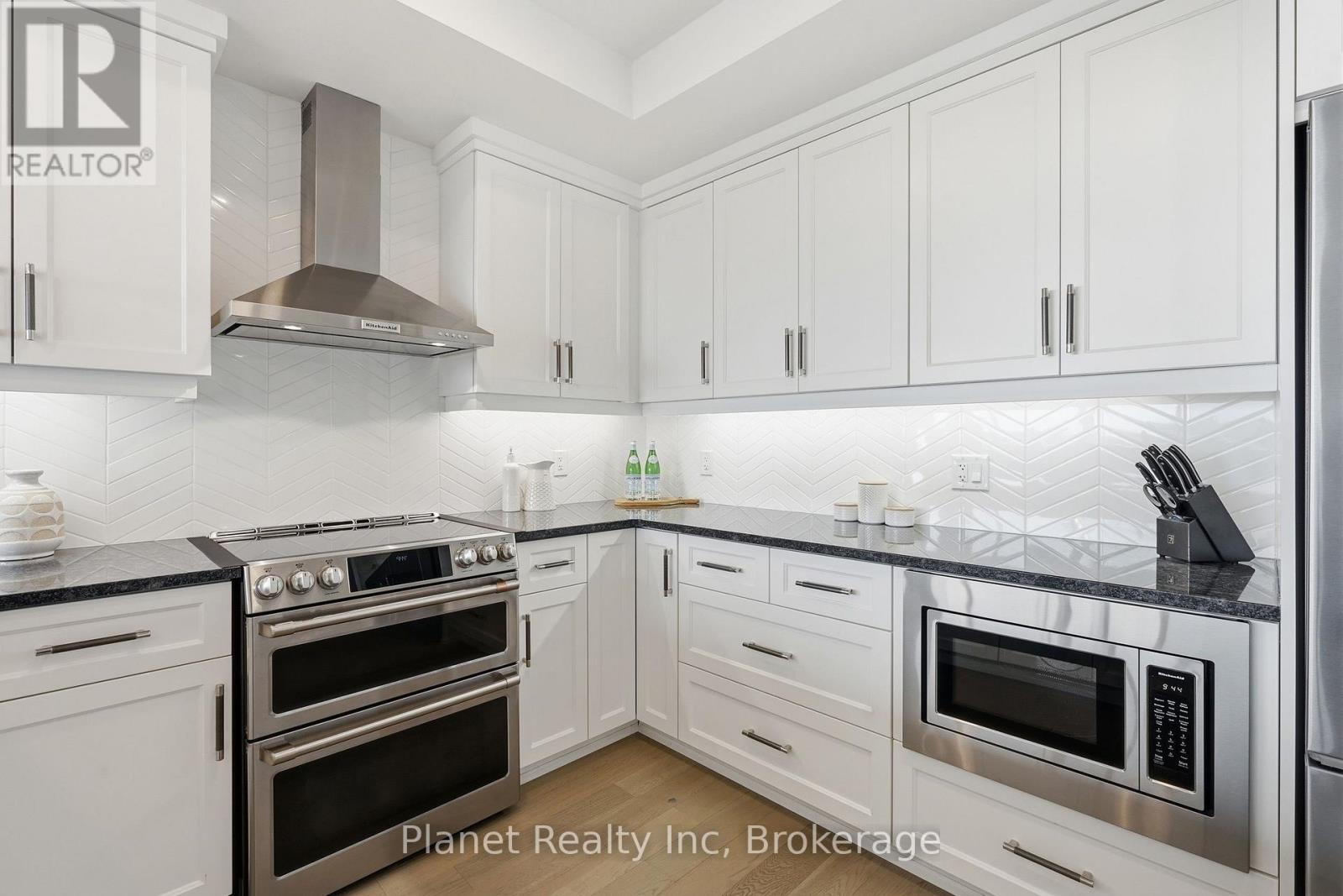 #1305 71 WYNDHAM STREET S - Image 12