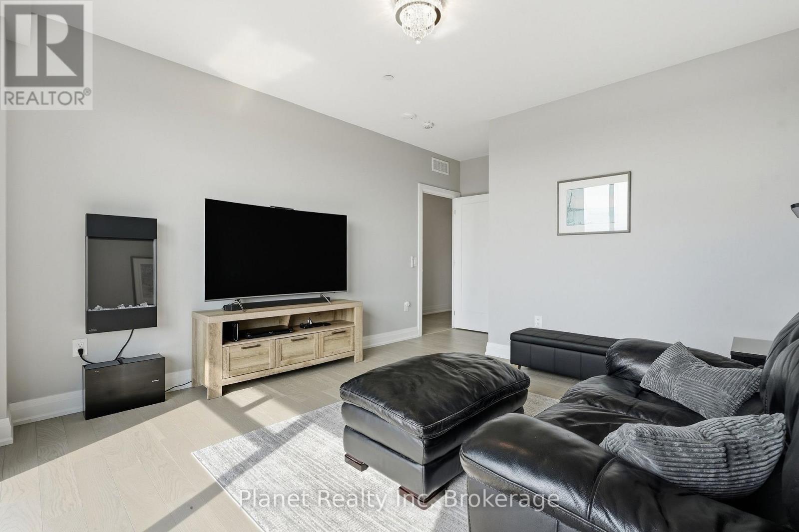 #1305 71 WYNDHAM STREET S - Image 23
