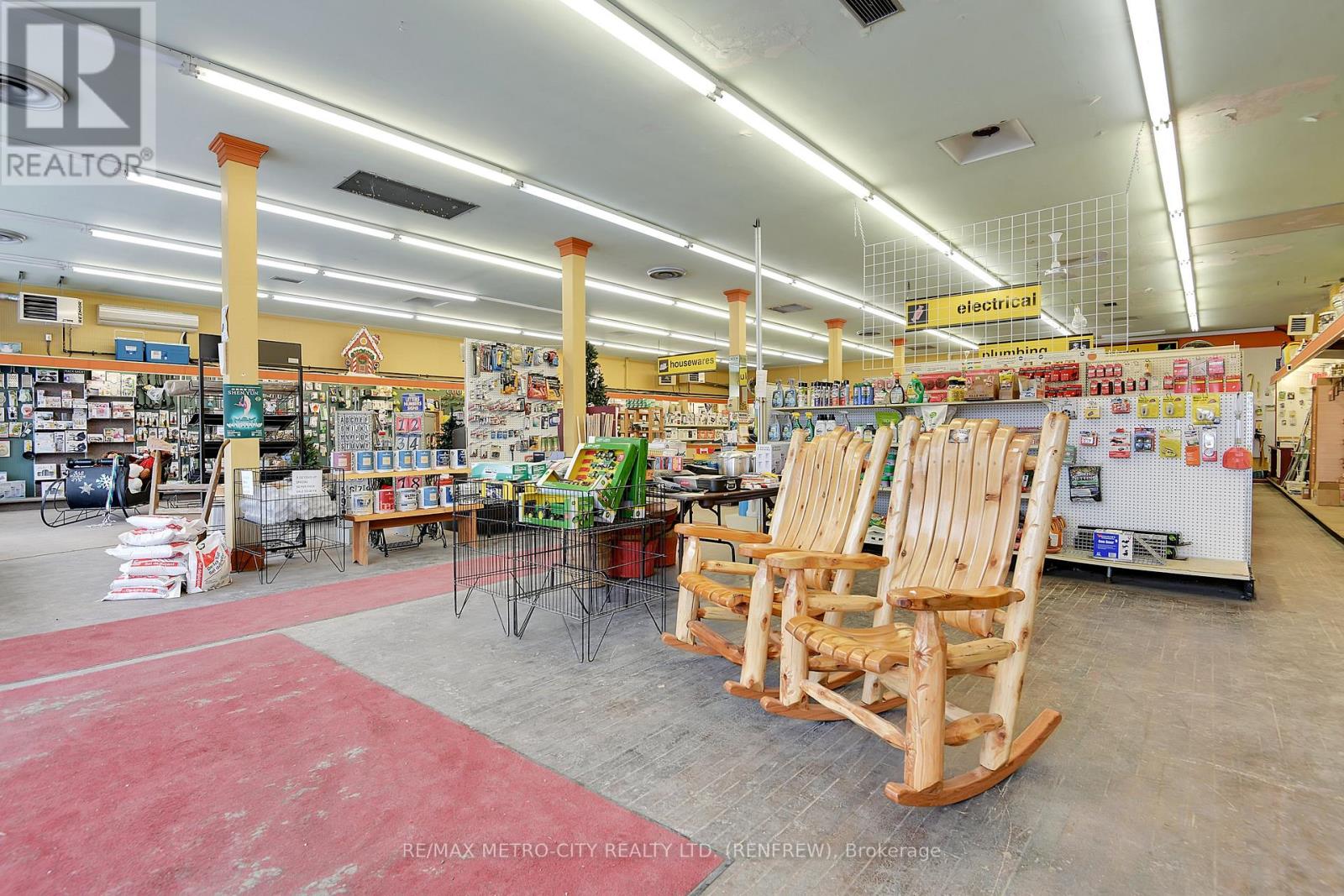 Retail for Sale in Renfrew – 150 RAGLAN STREET S, Renfrew – MLS# X13685796 - Image 13