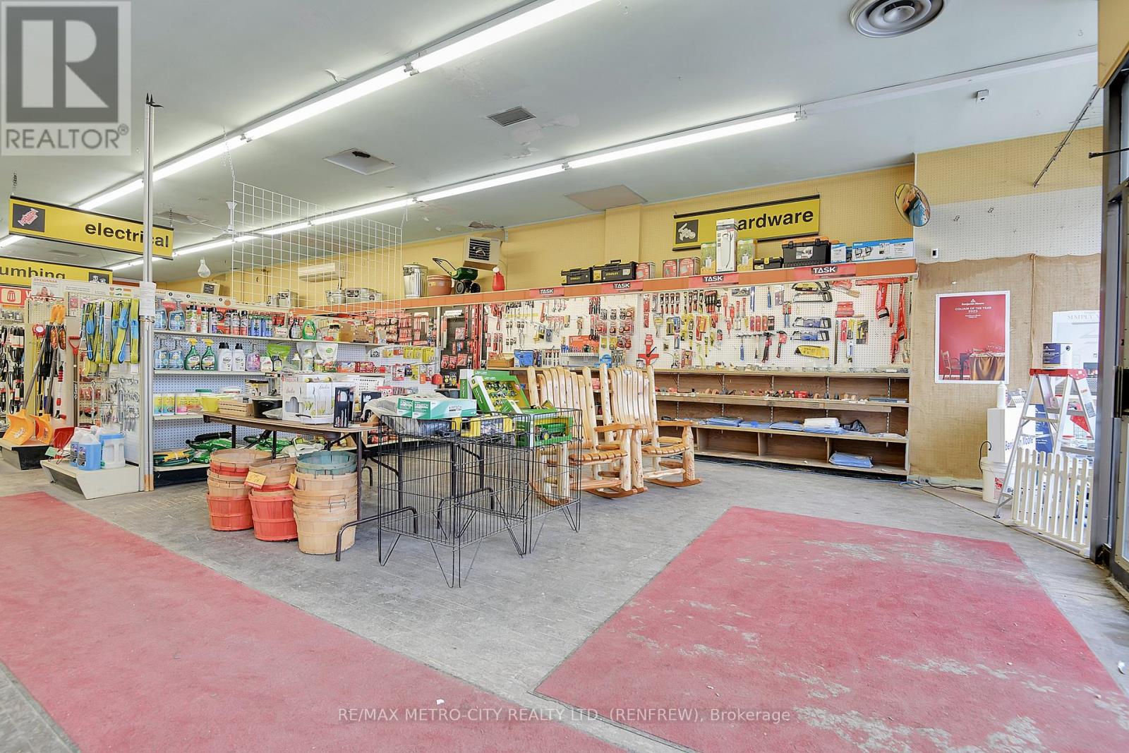 Retail for Sale in Renfrew – 150 RAGLAN STREET S, Renfrew – MLS# X13685796 - Image 14