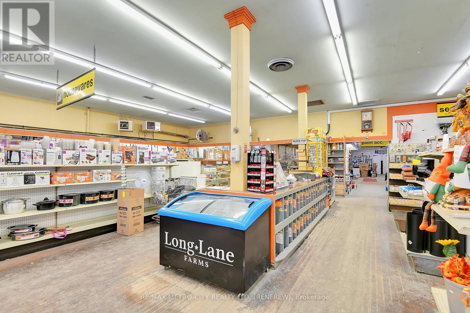 Retail for Sale in Renfrew – 150 RAGLAN STREET S, Renfrew – MLS# X13685796 - Image 9