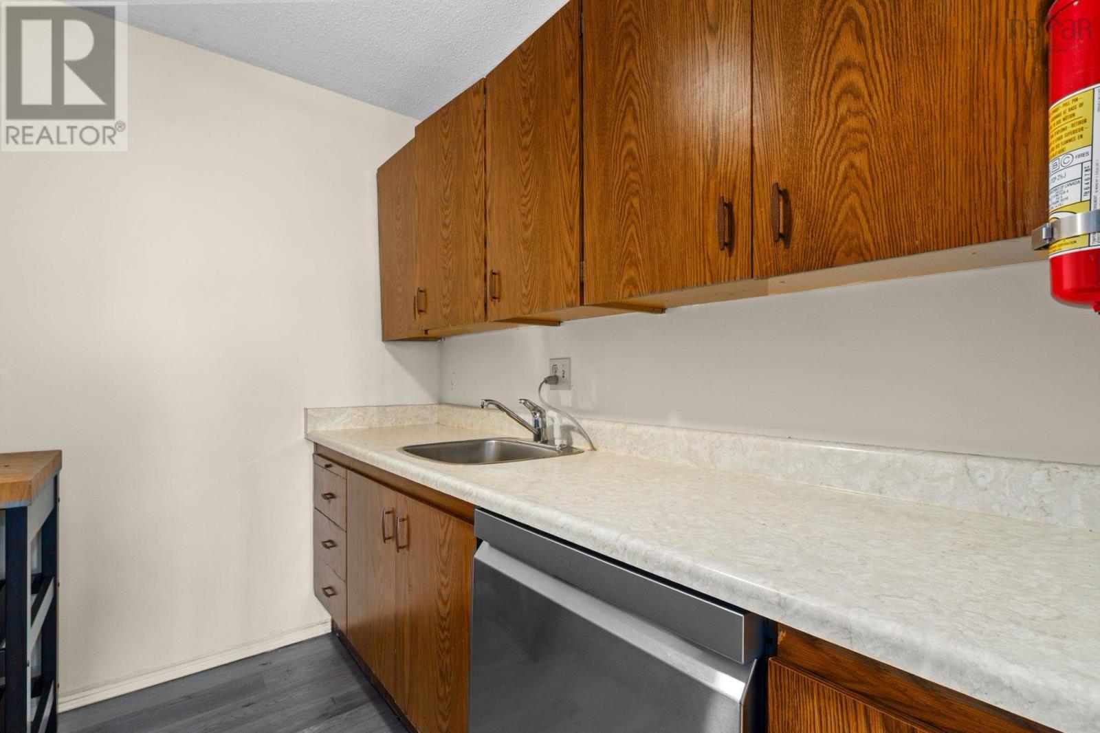 #407 5572 North Ridge Road - 19