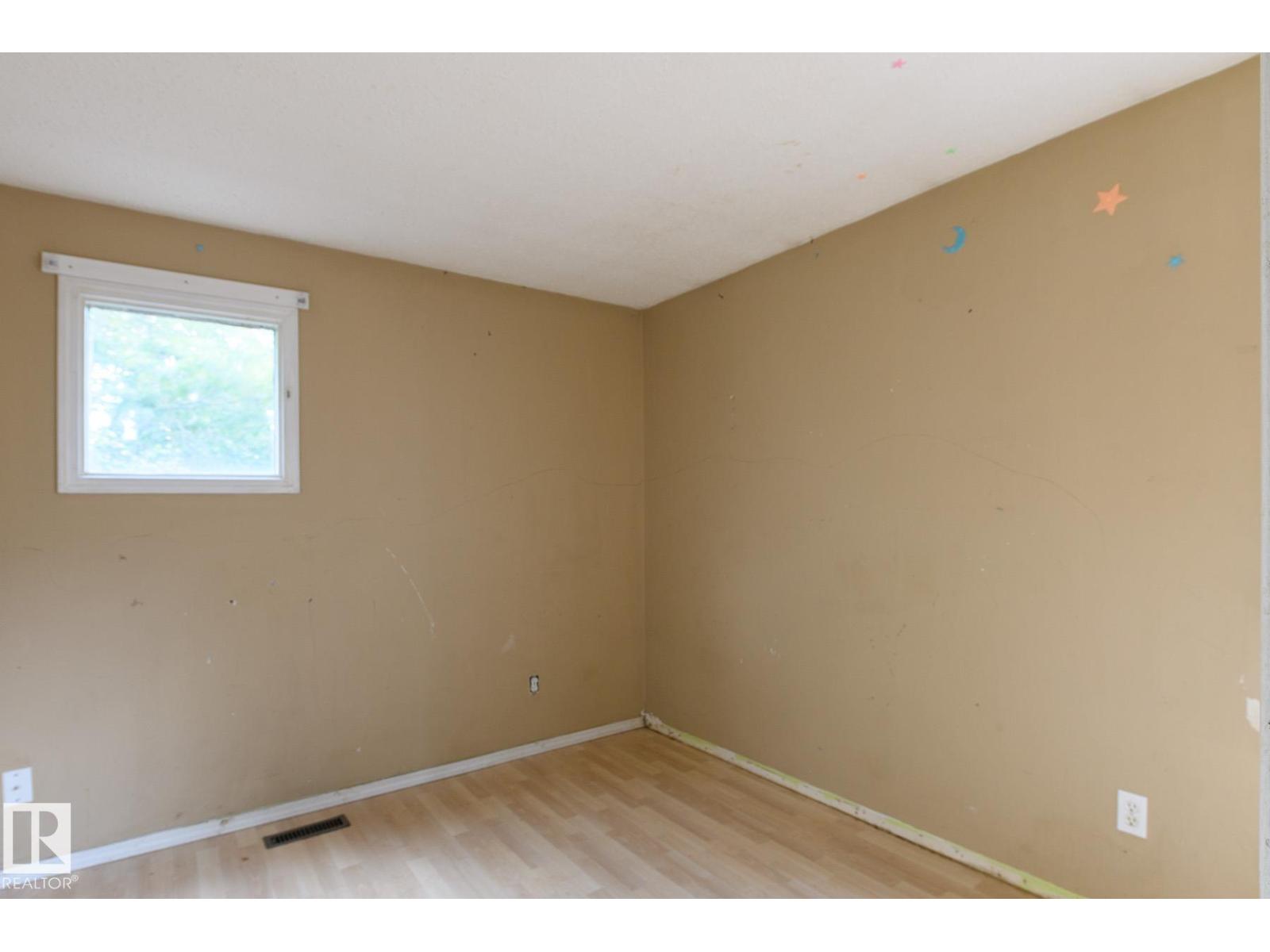 5511 92C Av NW photo 5 — MLS® E4504272