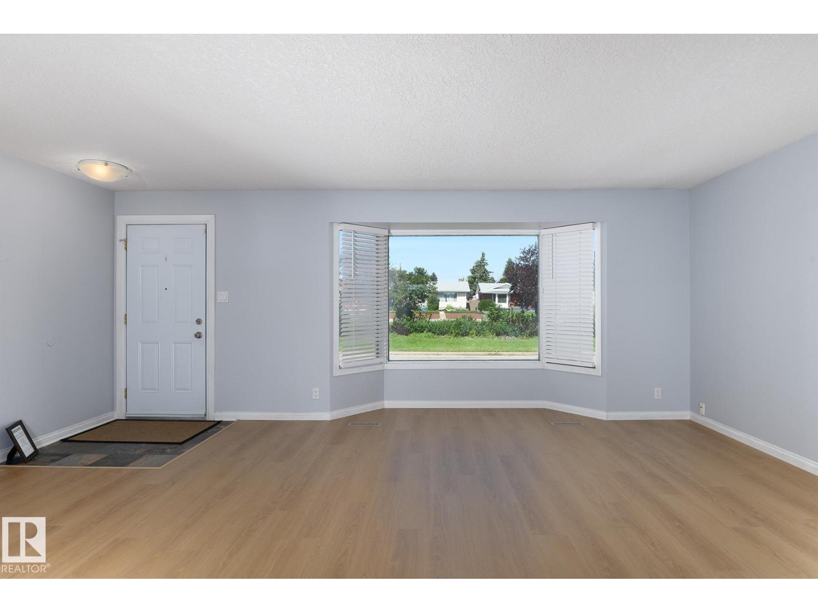 5627 138 Av NW photo 3 — MLS® E4504273