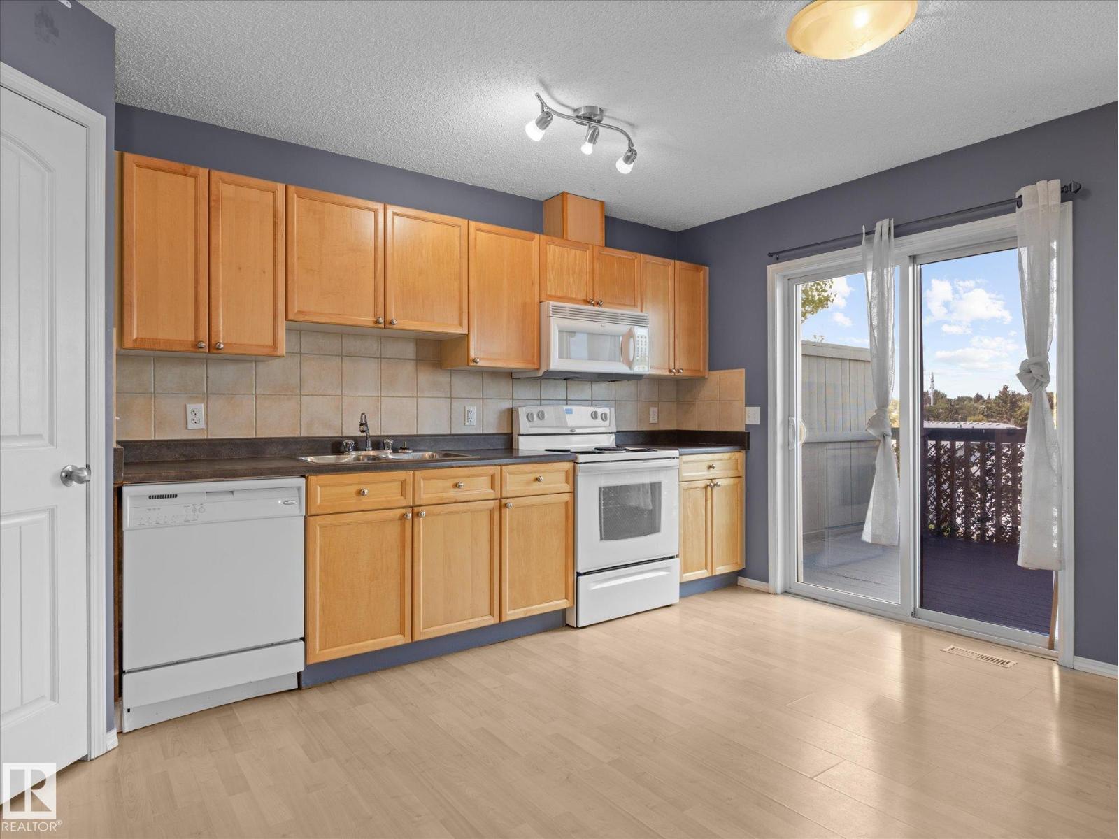 #23 450 HYNDMAN CR NW - Image 12