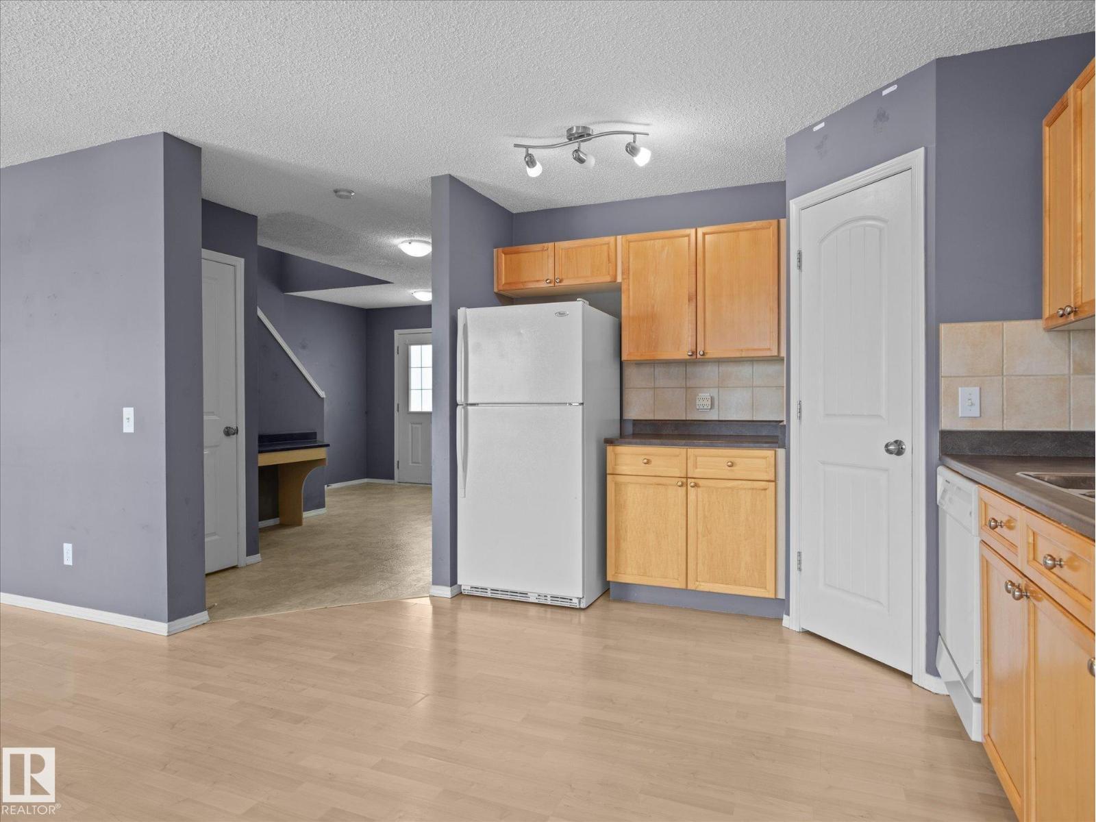 #23 450 HYNDMAN CR NW - Image 13