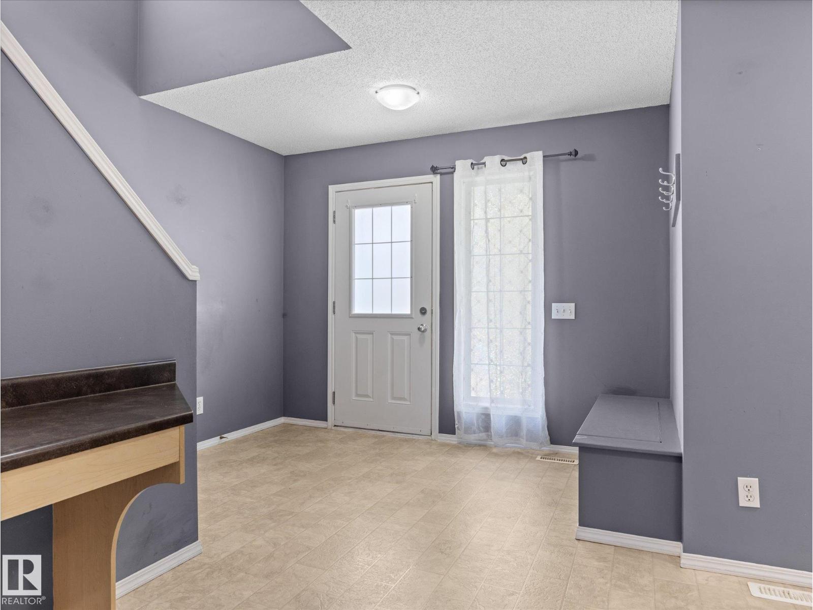 #23 450 HYNDMAN CR NW - 6