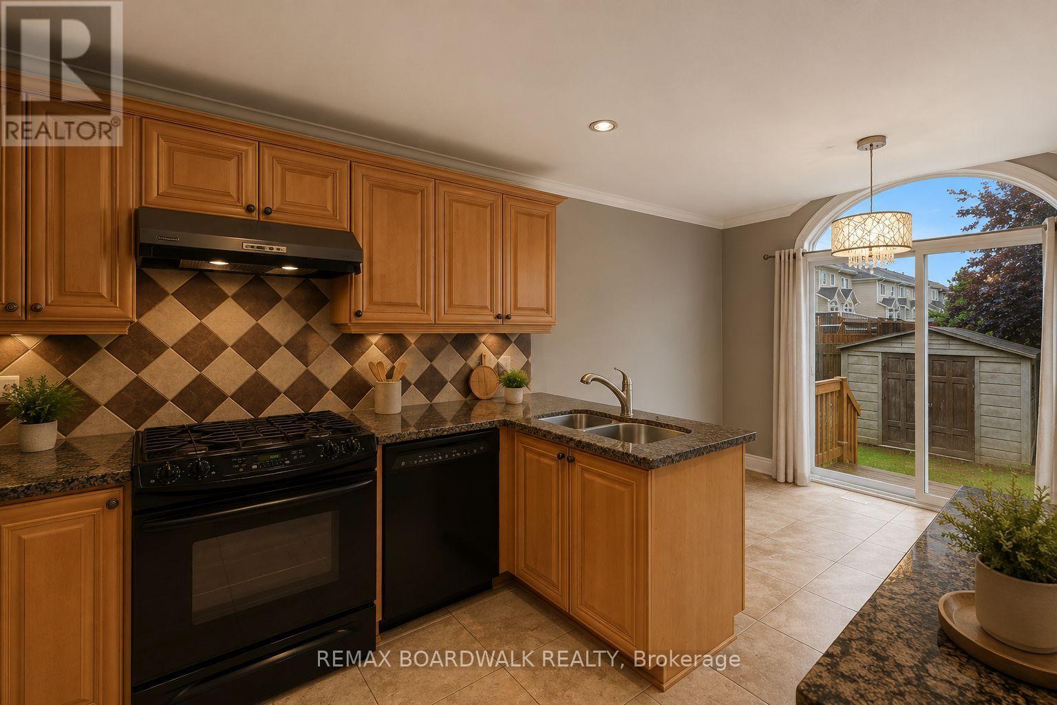 561 AQUAVIEW DRIVE - 15
