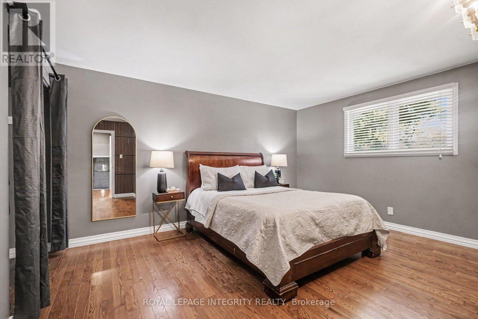 4 Bed, 2 Bath House for Sale in Ottawa – 92 LENNOX STREET S, Ottawa – MLS# X13685750 - Image 26