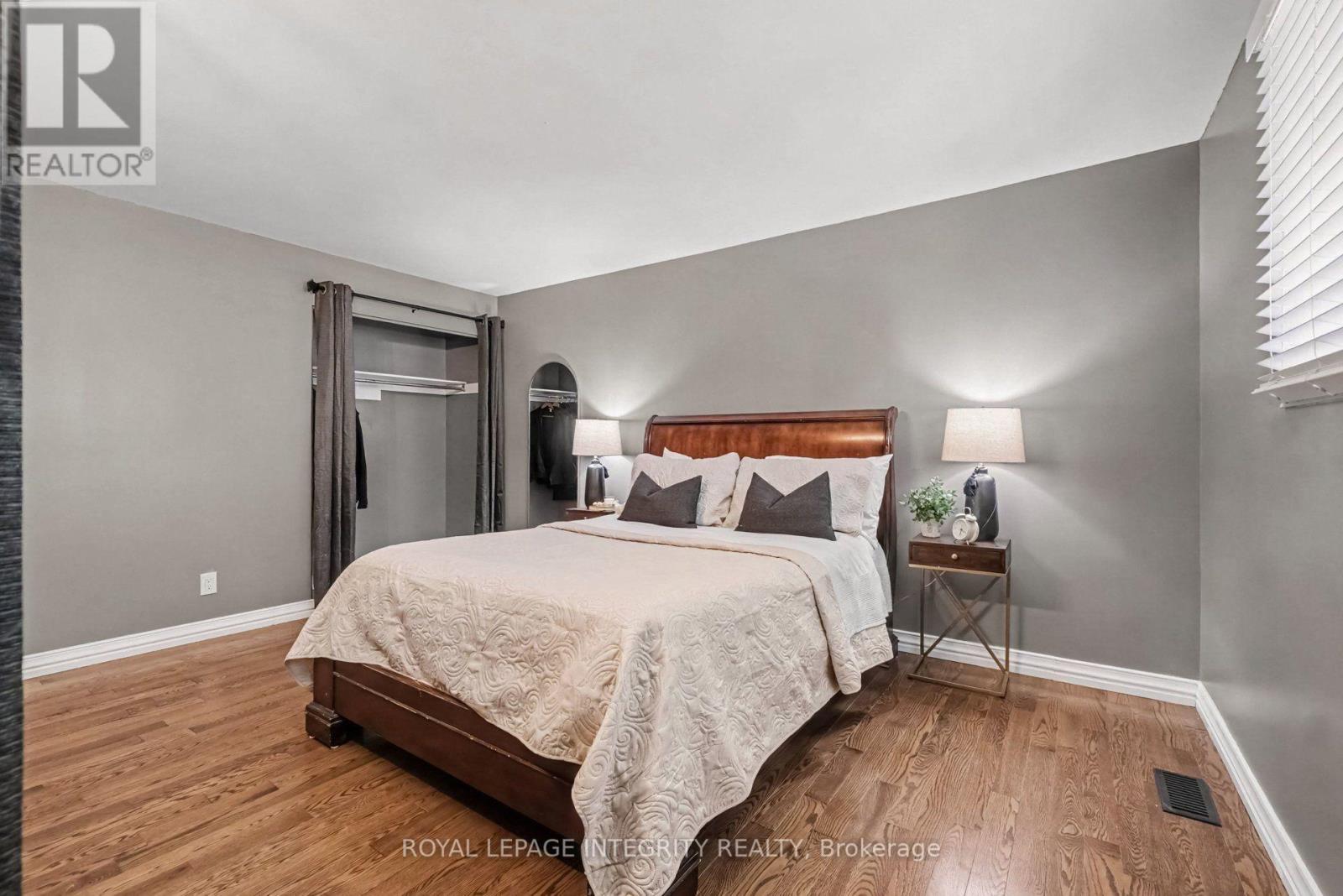 4 Bed, 2 Bath House for Sale in Ottawa – 92 LENNOX STREET S, Ottawa – MLS# X13685750 - Image 27