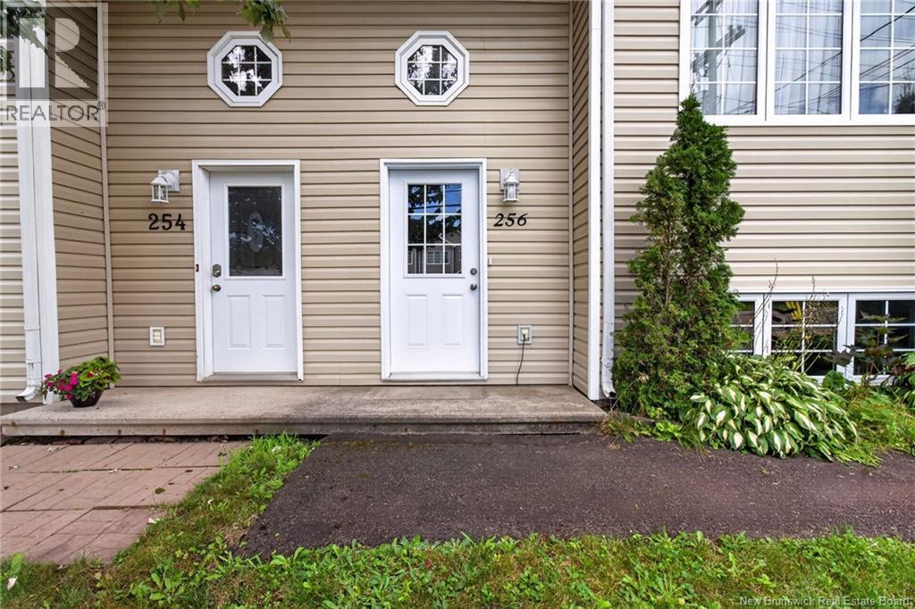 256 Glencairn Drive - 10