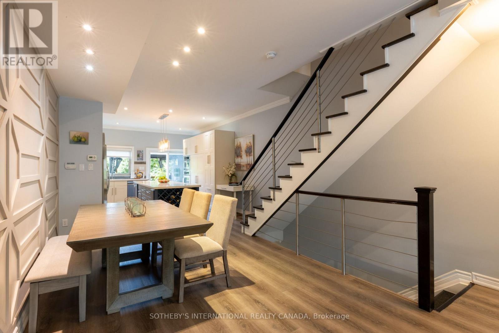960A THE QUEENSWAY - 13