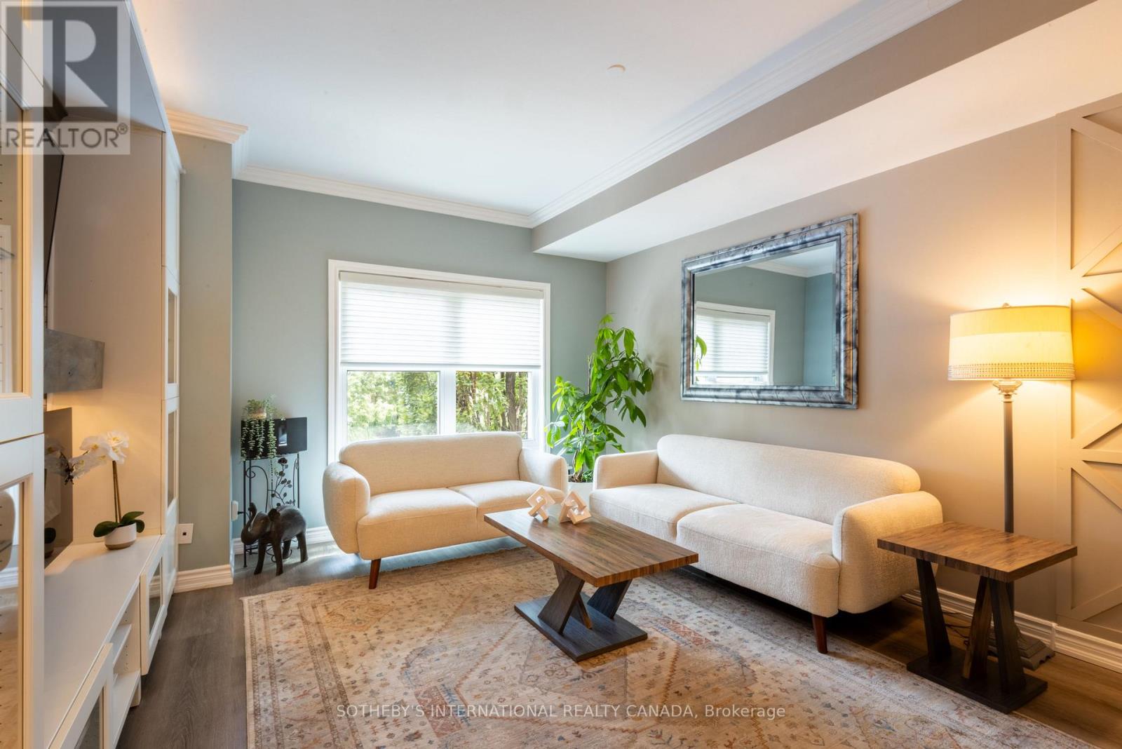 960A THE QUEENSWAY - 14