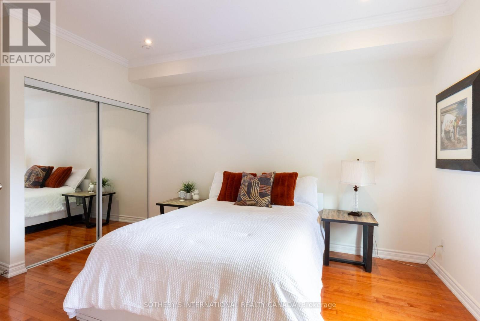 960A THE QUEENSWAY - Image 29