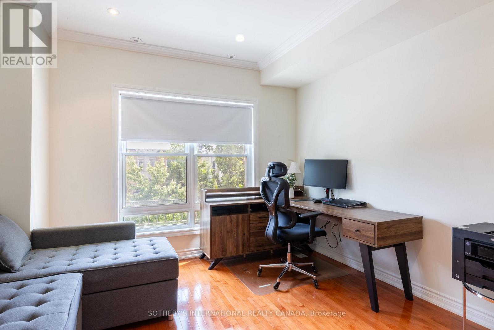 960A THE QUEENSWAY - Image 30