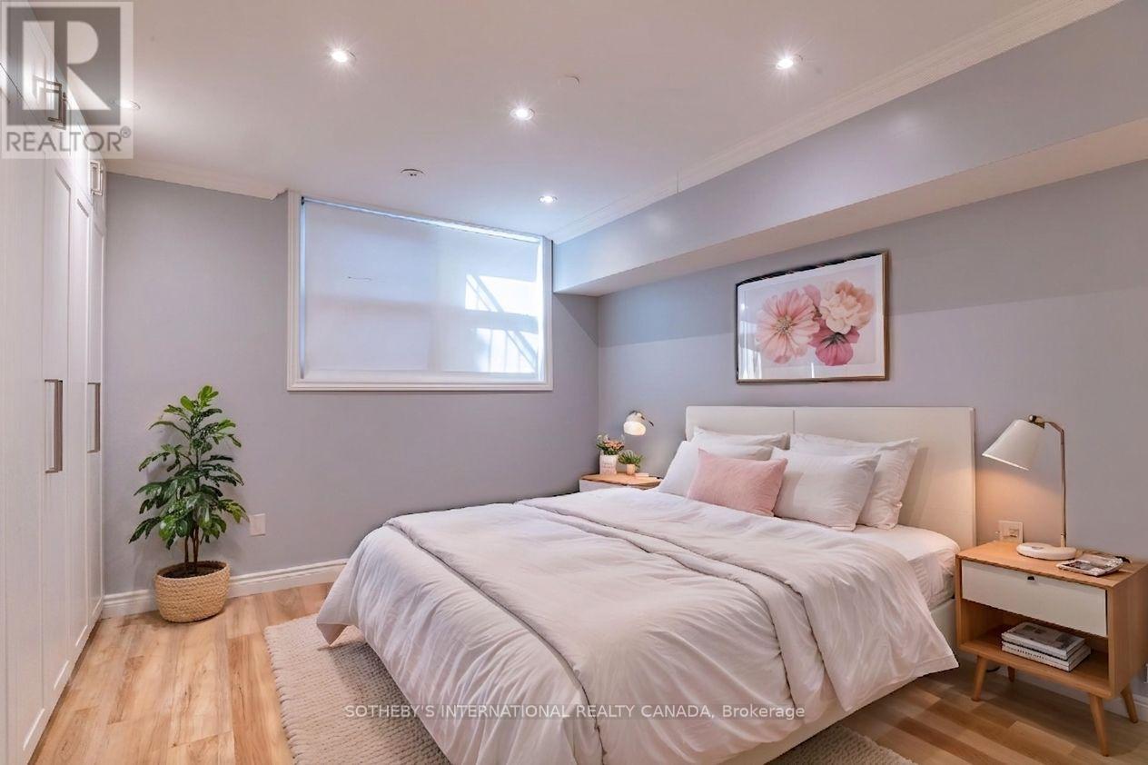 960A THE QUEENSWAY - Image 37