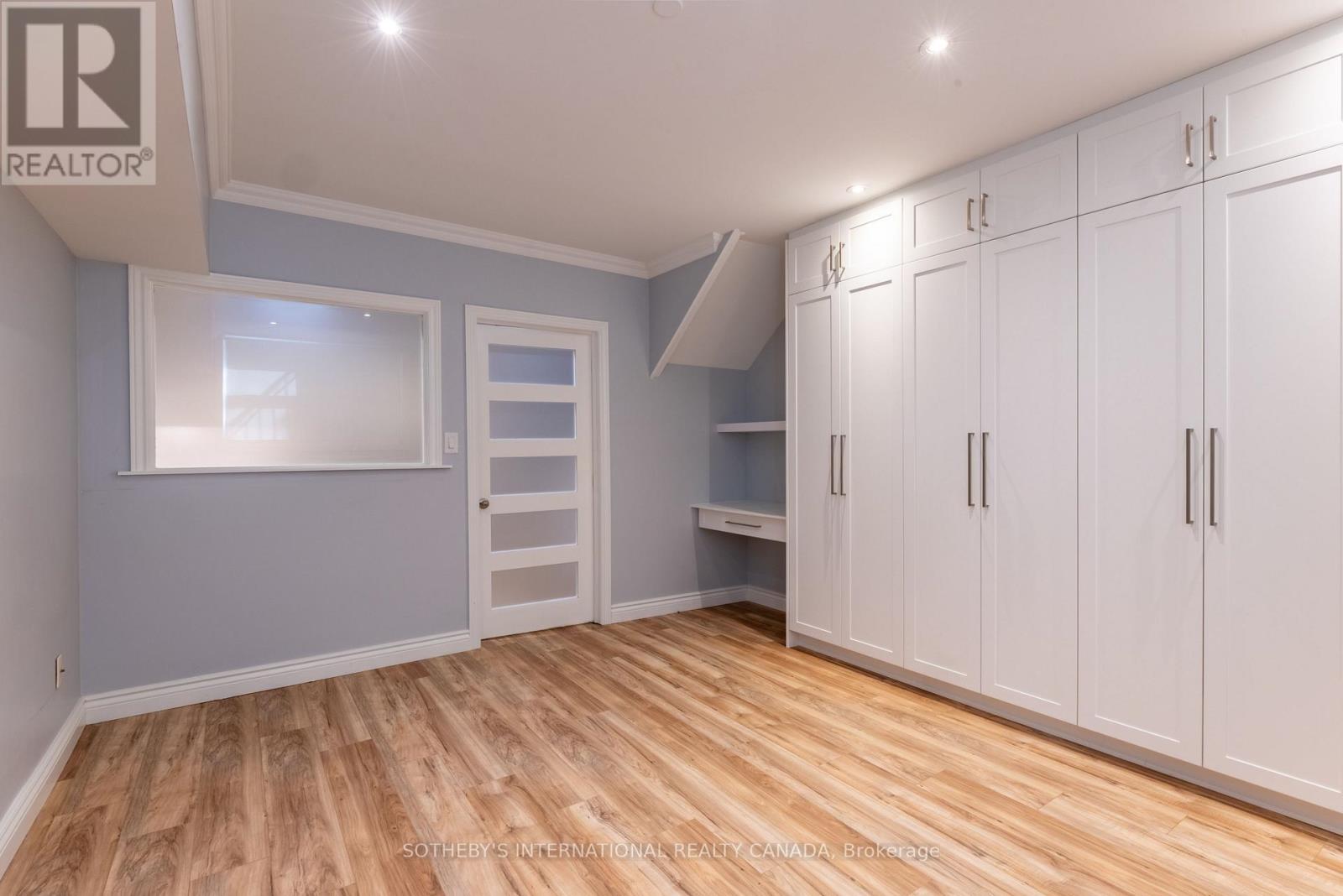 960A THE QUEENSWAY - Image 38