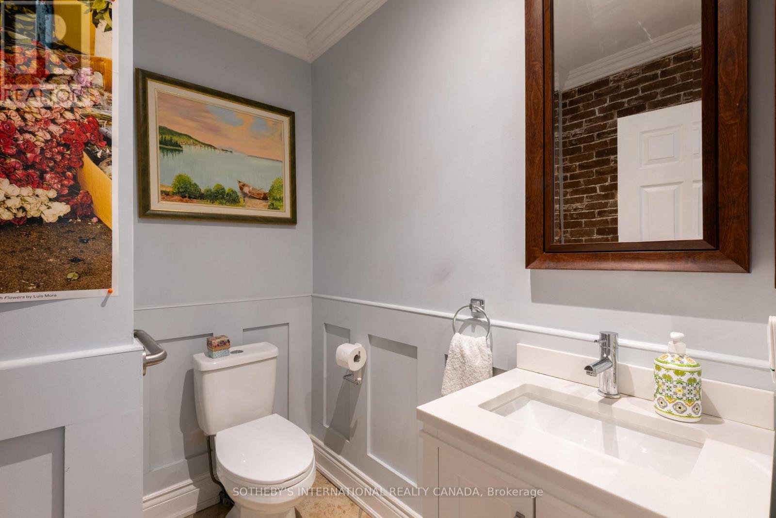 960A THE QUEENSWAY - 6