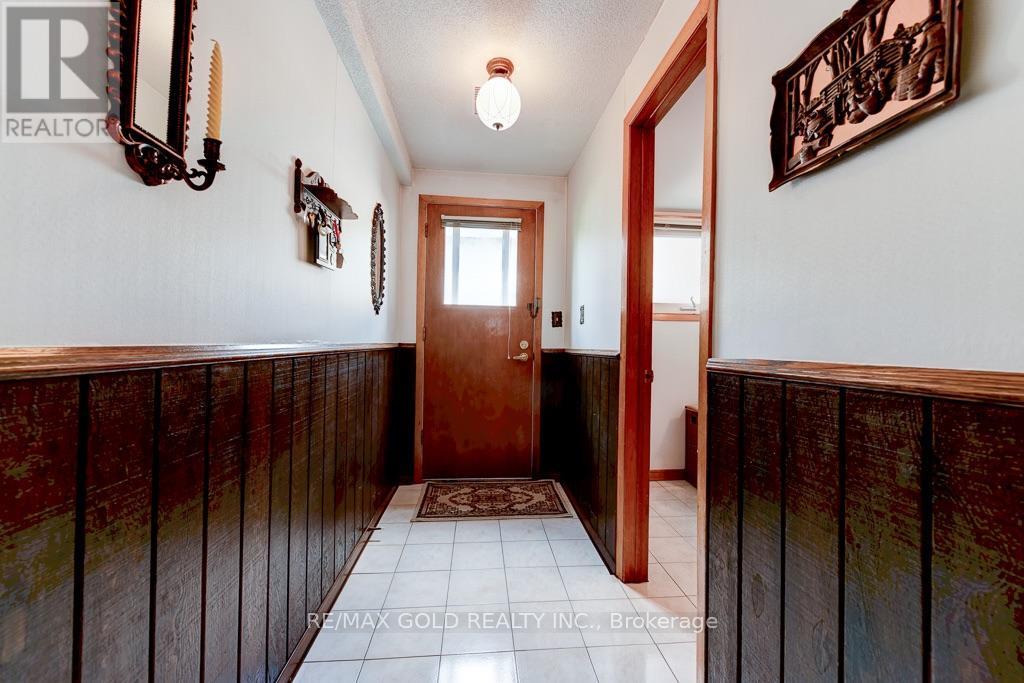 70 MALCOLM CRESCENT - Image 38