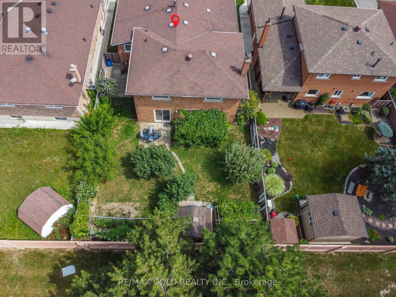 70 MALCOLM CRESCENT - 40