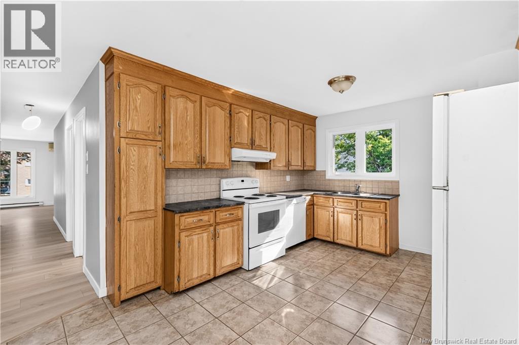 20 Connaught Avenue - 21