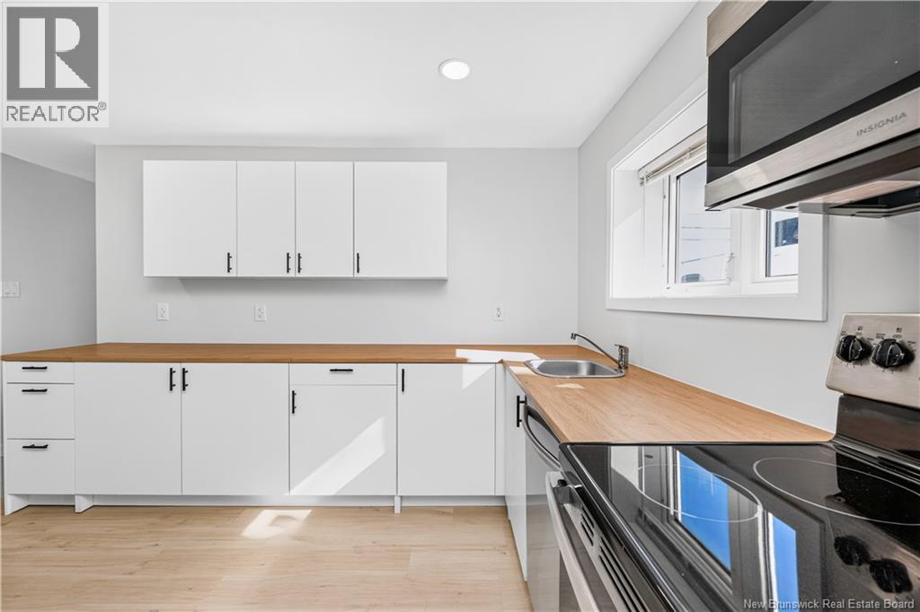 20 Connaught Avenue - Image 35