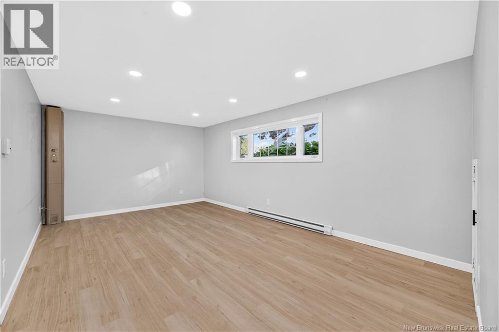 20 Connaught Avenue - 24