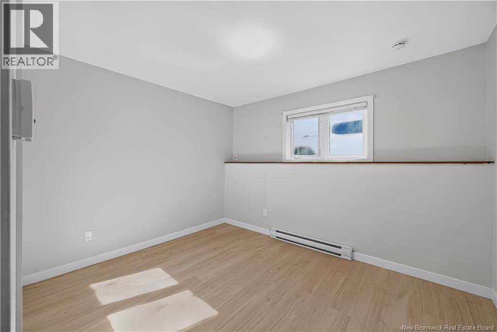 20 Connaught Avenue - Image 25