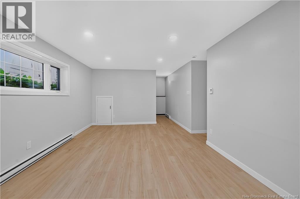 20 Connaught Avenue - Image 31