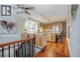 4pc Ensuite bath - 241 Guelph Avenue Unit# A, Cambridge, ON N3C1A9 Photo 7