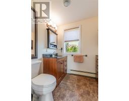 11 Jones Road thumbnail 36