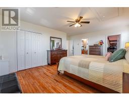 11 Jones Road thumbnail 39