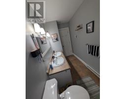 32 Wyatt Boulevard thumbnail 9