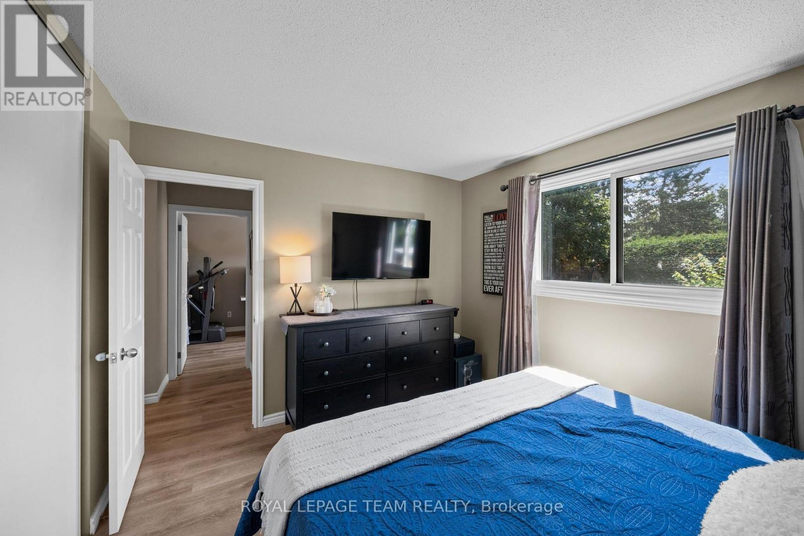 27 BALLANTRAE WAY - 20