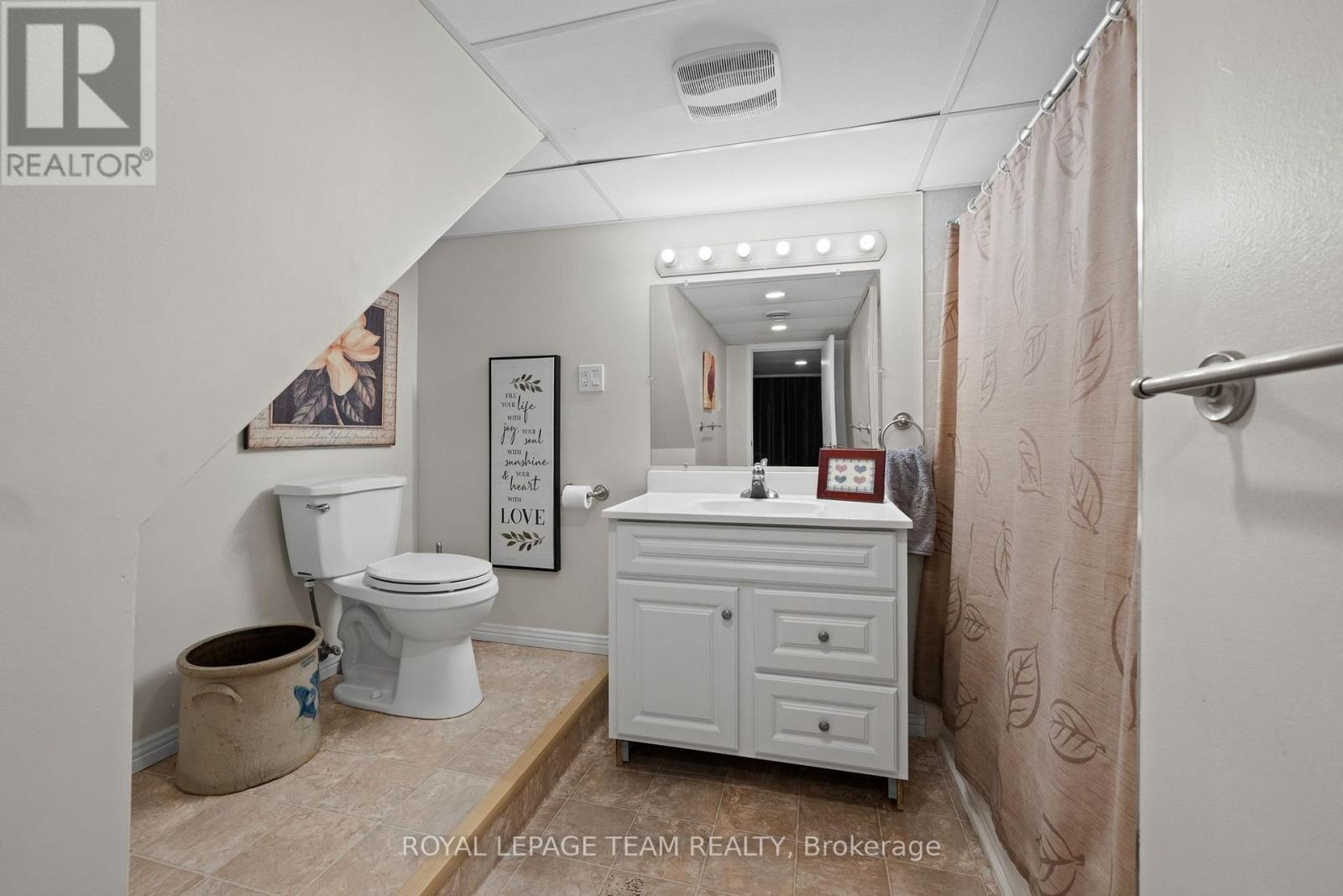 27 BALLANTRAE WAY - 29