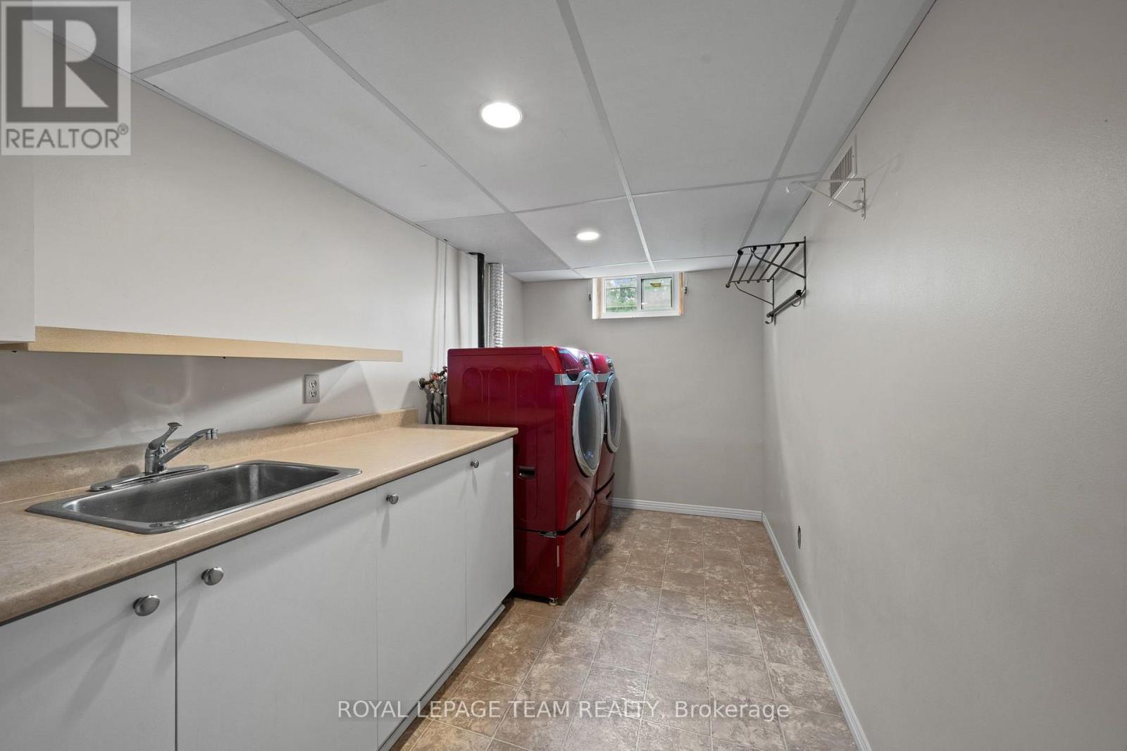 27 BALLANTRAE WAY - 30