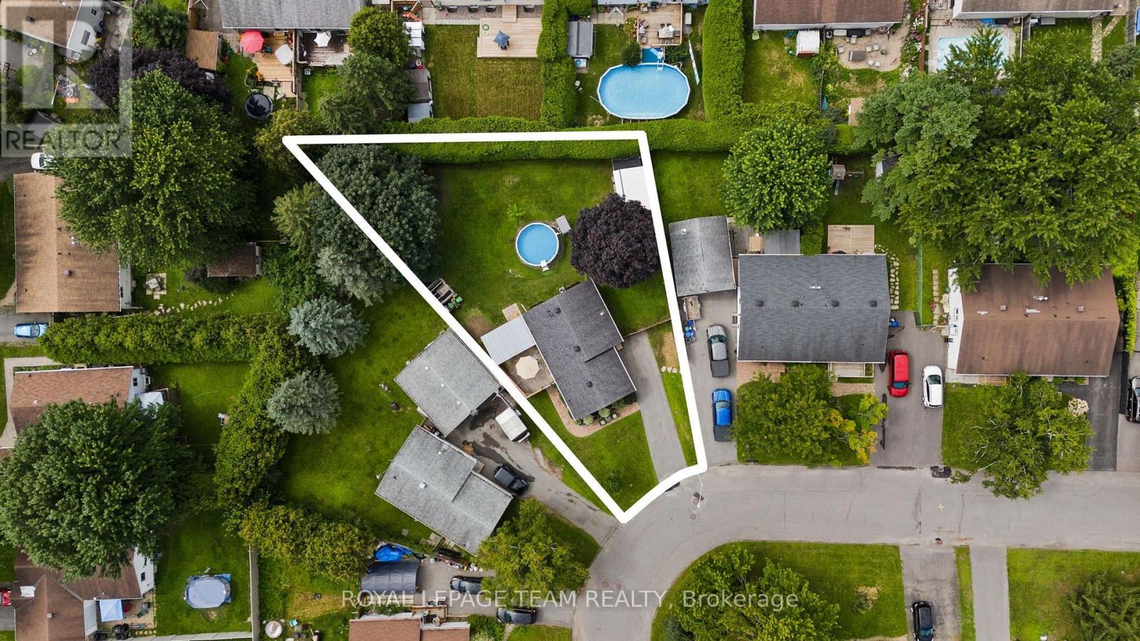 3 Bed, 2 Bath House for Sale in Ottawa – 27 BALLANTRAE WAY, Ottawa – MLS# X13685854 - Image 43