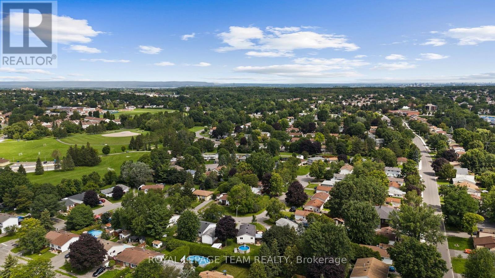 27 BALLANTRAE WAY - 46