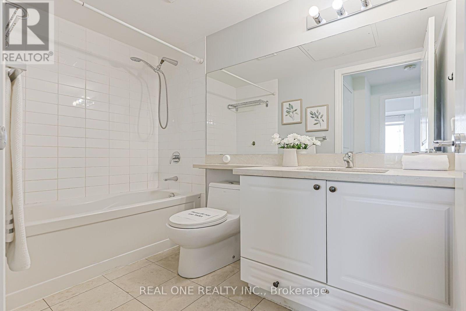 #214 111 UPPER DUKE CRESCENT - Image 28