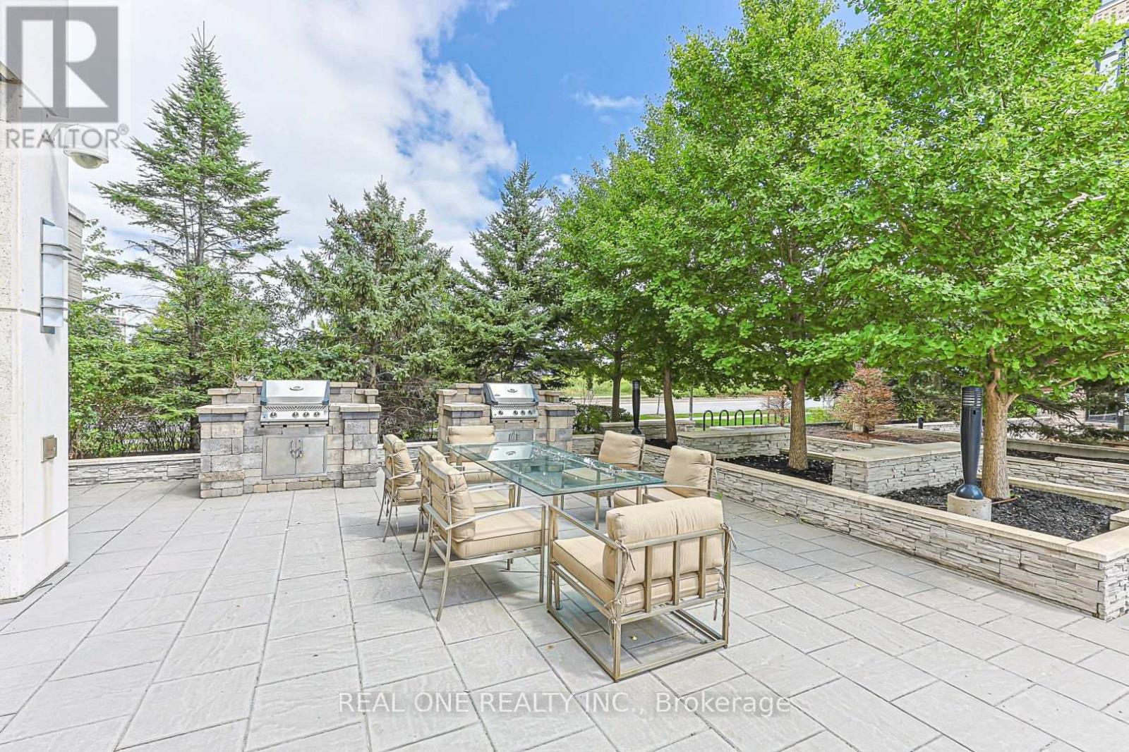#214 111 UPPER DUKE CRESCENT - Image 41