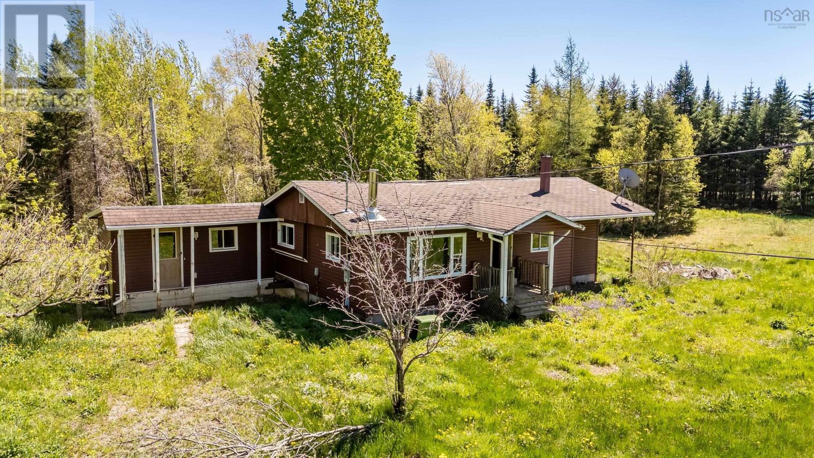 Property 23 of 27 of 808 Newtonville Road