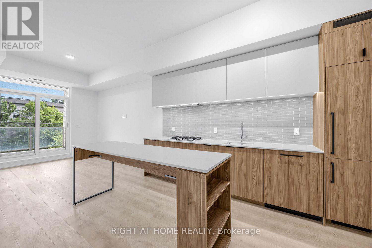 #207 722 MARLEE AVENUE - 5