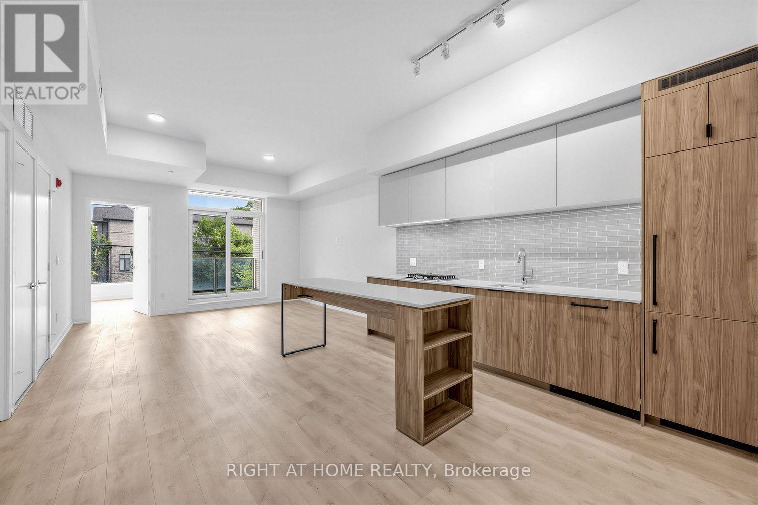 #207 722 MARLEE AVENUE - 6
